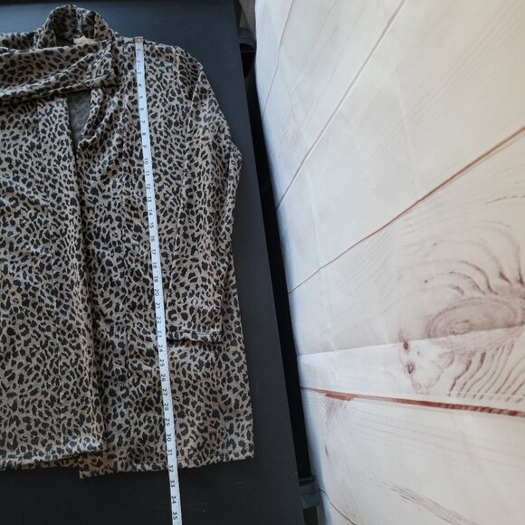Month of Sundays Made in USA Women’s L Open Front Leopard Cardigan, Animal Print - Picture 7 of 7
